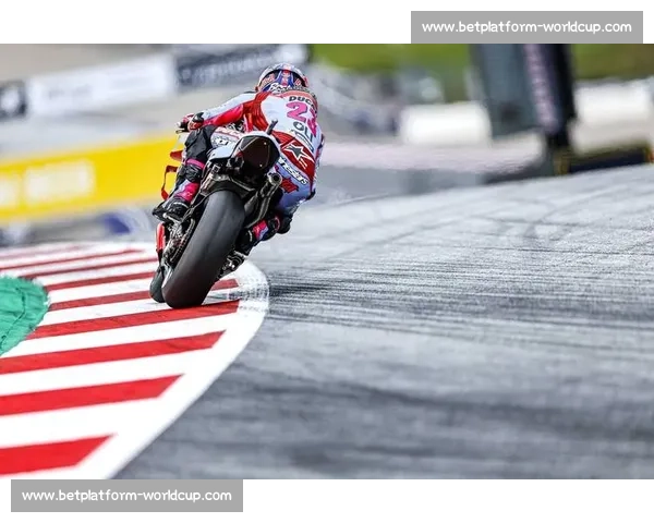 MotoGP 赛道上的“速度幽灵”，谈笑间回忆那些年